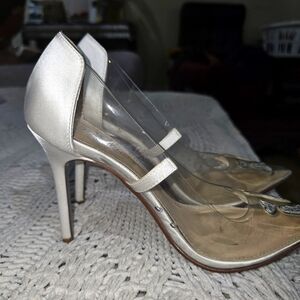 Betsy Johnson Wedding Heels "I do" Size 9 and 10 U.S. Sizes